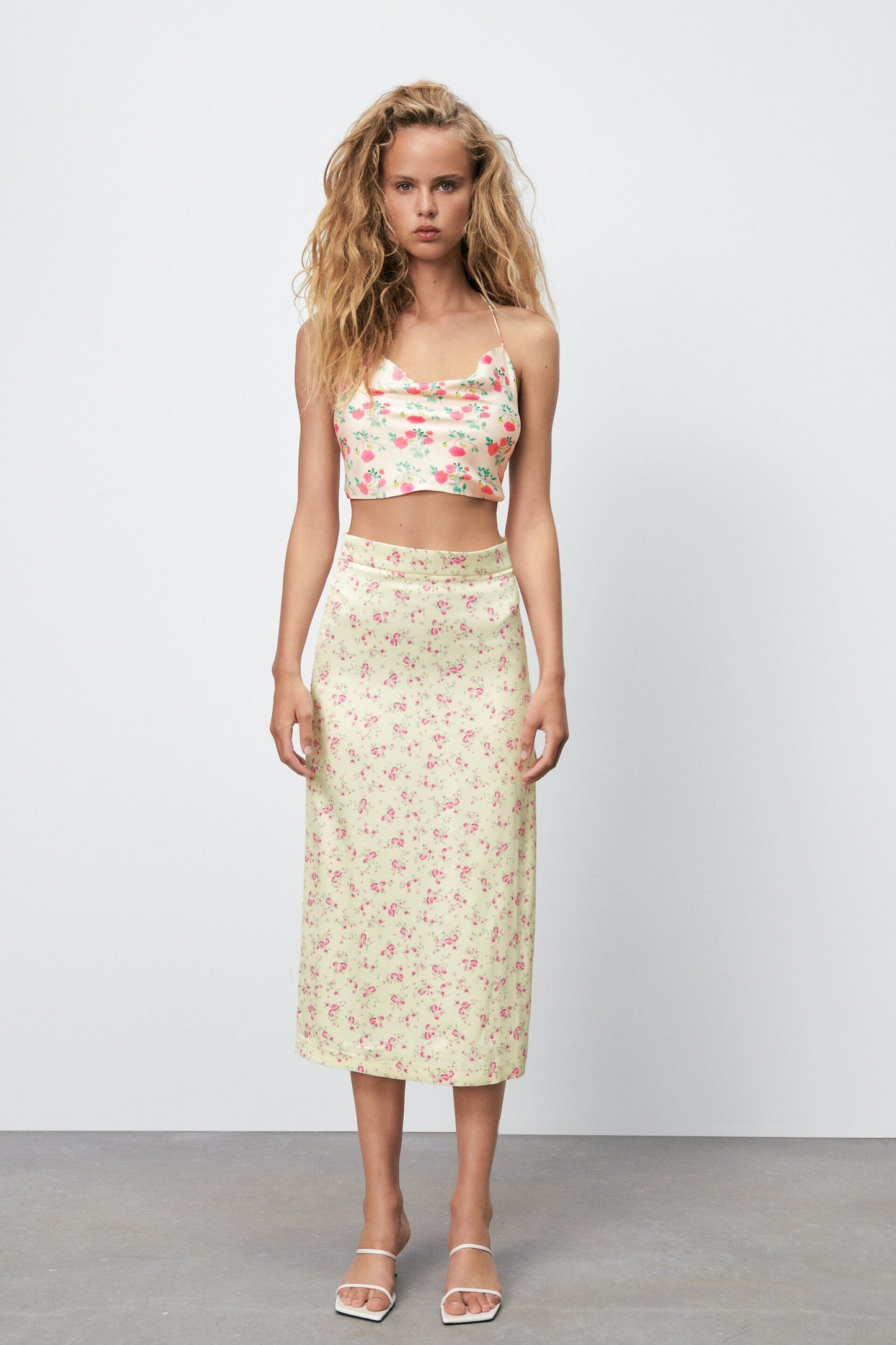 A Floral Top: Zara Floral Crop Top, Tube Tops Are Our Favourite Nostalgic  Spring Trend